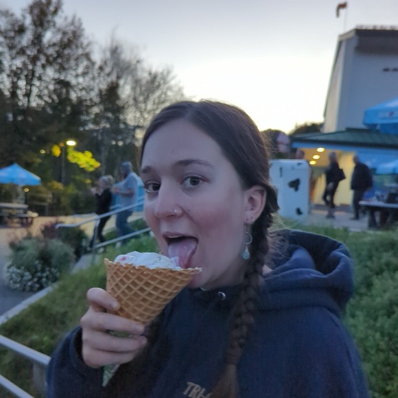 Meet your Posher, Hayden - Picture 1 of 3